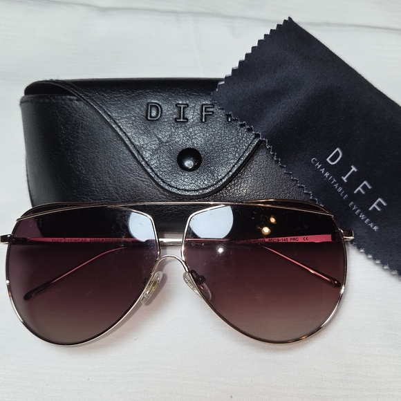 Accessories - DIFF Women's Aviator Sunglasses - Pink Gradient